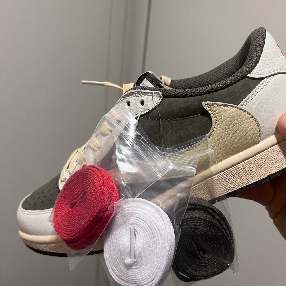 Travis Scott reverse mocha 1 size 10 is men’s brand new